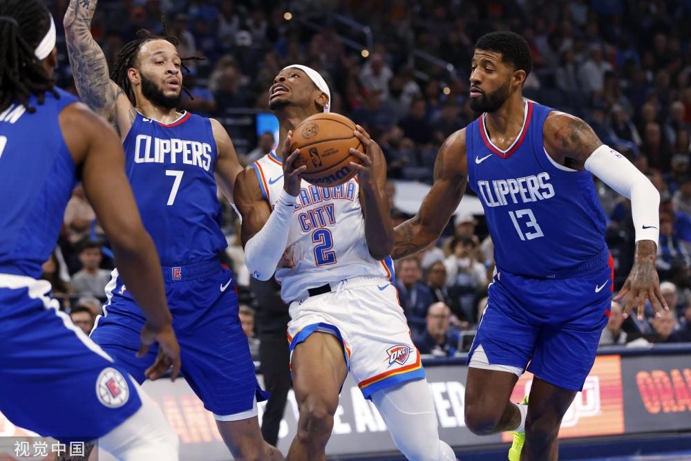 他们凭借出 他们凭借出