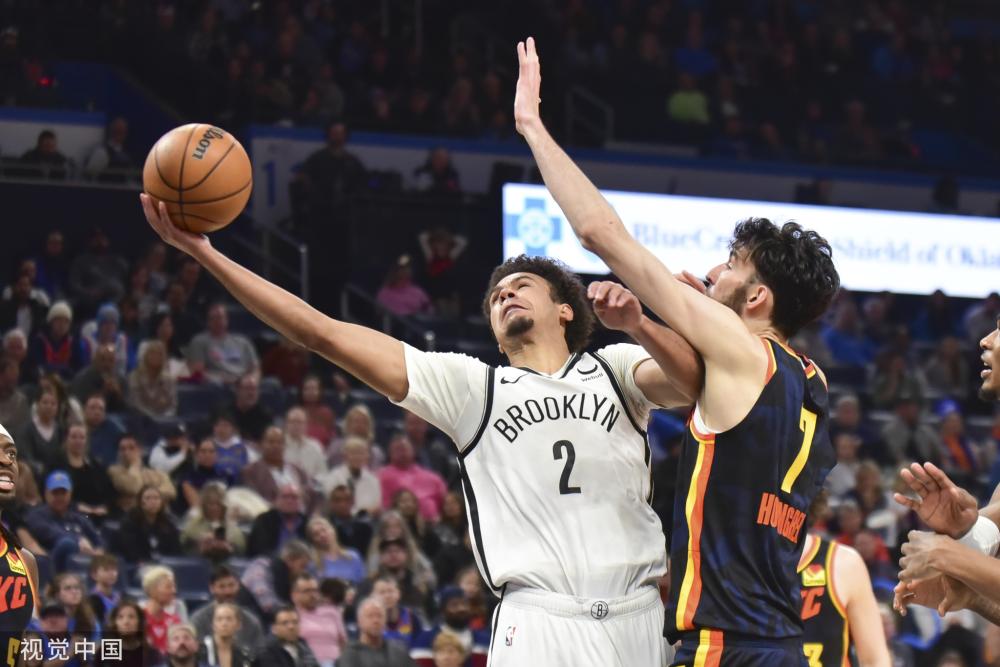 吸引聚光燈 吸引聚光燈